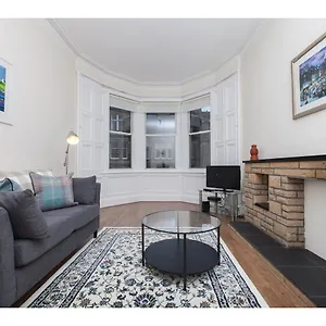 Pass The Keys Spacious 2-br Flat For 4 In Morningside Apartment